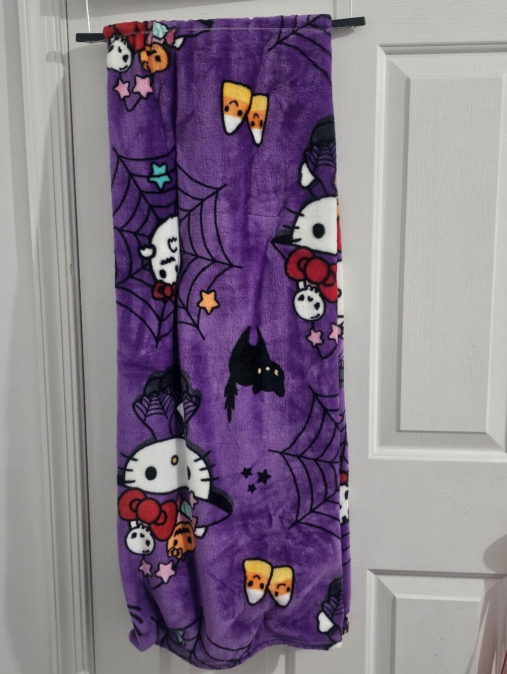 Hello Kitty Halloween Purple Plush Throw Blanket 50x70 Sanrio Bats Candy NWT